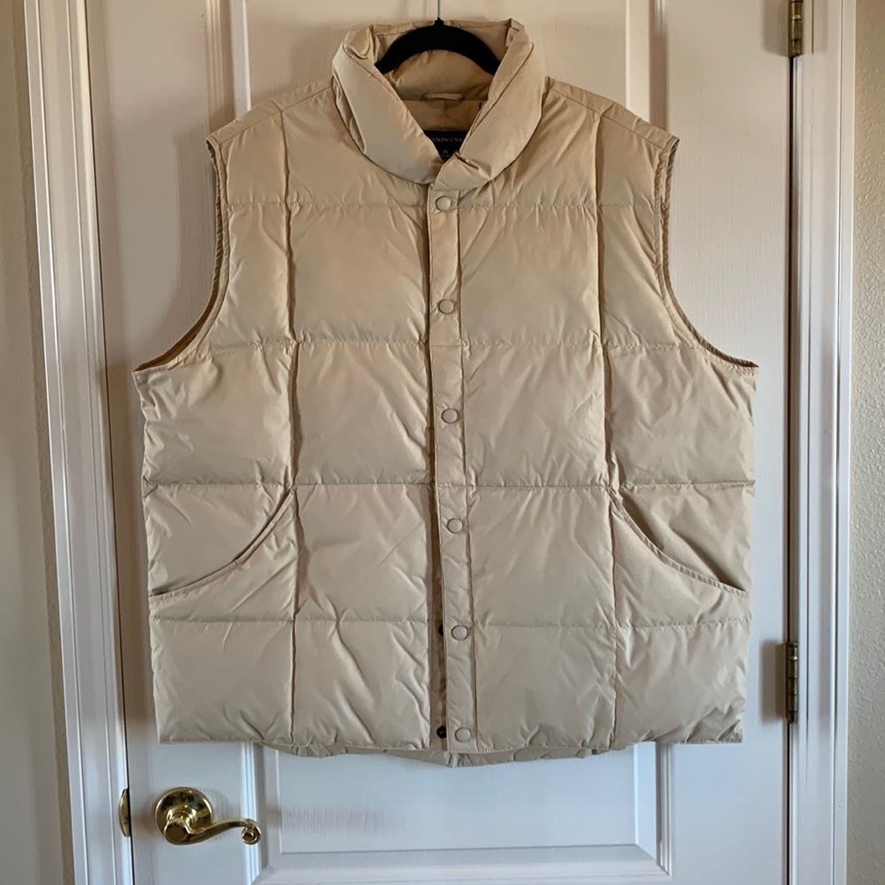 Land’s End Insulated Vest, Tan Men’s X-Large w/ Delegate logo on back. Like New!